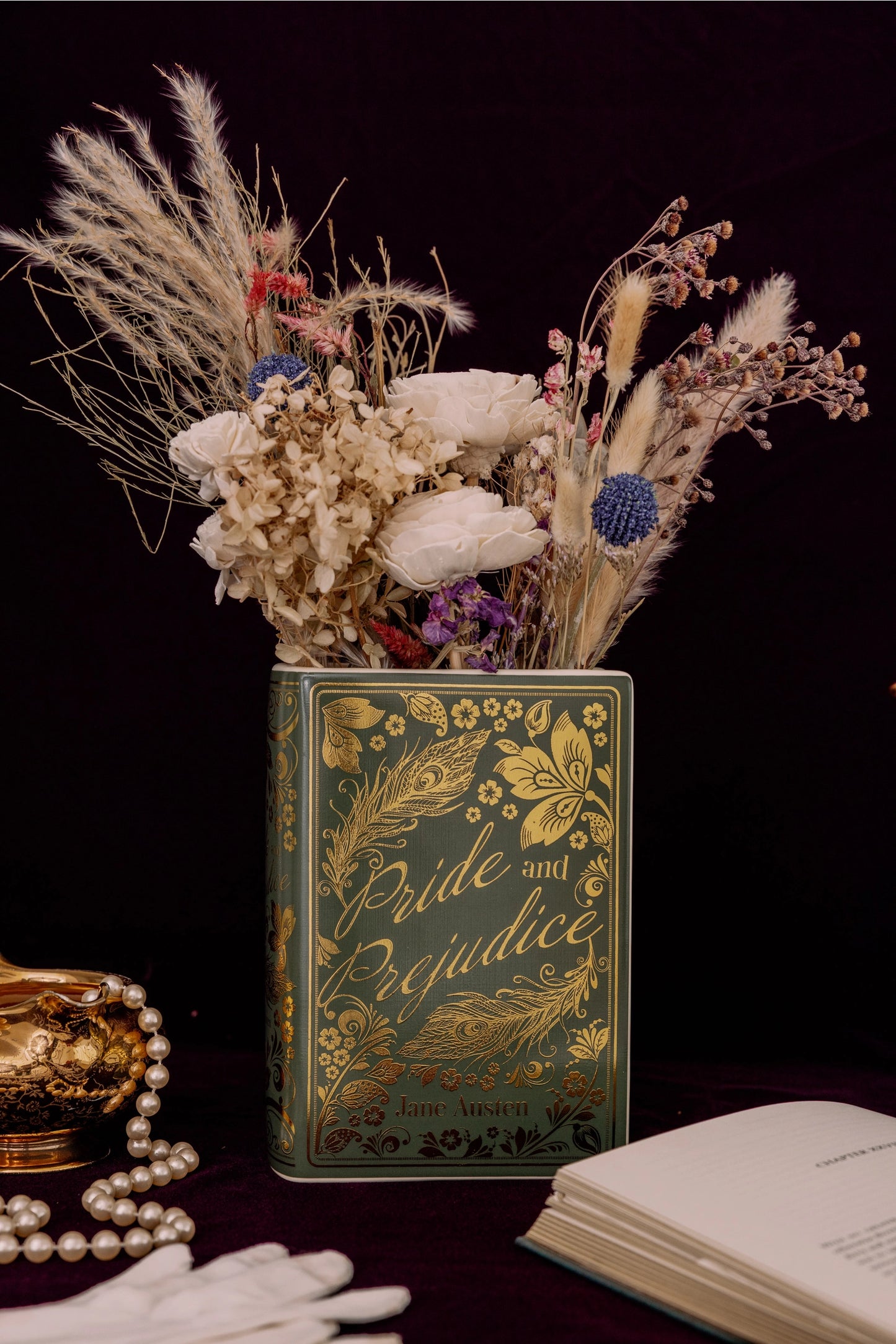 Large book vase Pride and Prejudice